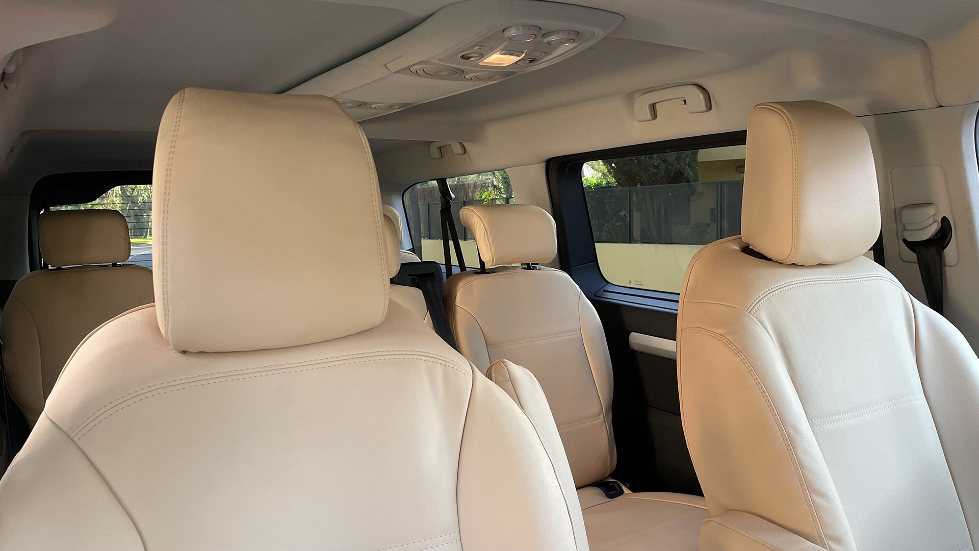 Asientos delanteros beig